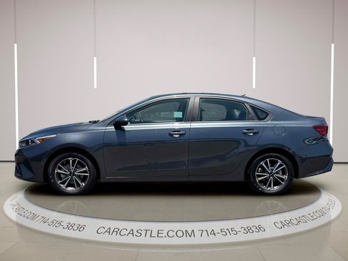 Used 2022 Kia Forte LXS FWD image 3