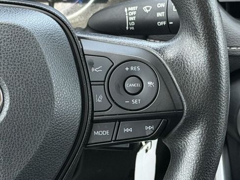 Used 2025 Toyota RAV4 LE AWD/4WD image 15