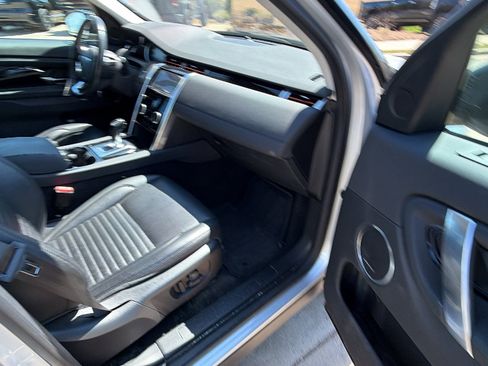 Used 2020 Land Rover Discovery Sport S image 19
