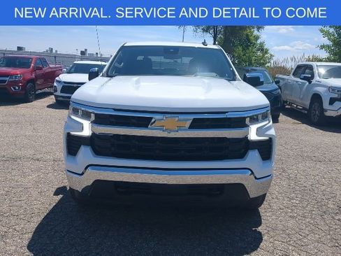 Used 2024 Chevrolet Silverado 1500 LT AWD/4WD image 3