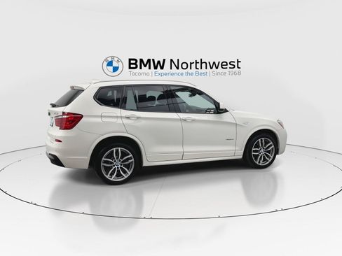 Used 2017 BMW X3 xDrive28i AWD/4WD image 3