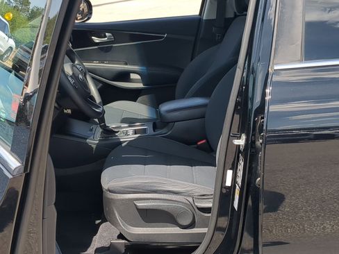 Used 2016 Kia Sorento LX image 11