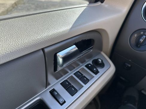 Used 2014 Ford Expedition XLT image 13