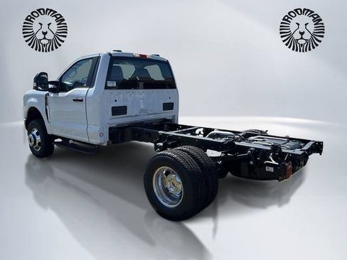 New 2026 Ford F350 XL w/ XL Chrome Package AWD/4WD image 9