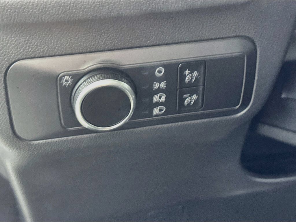 Used 2025 Ford Escape Active AWD/4WD image 22