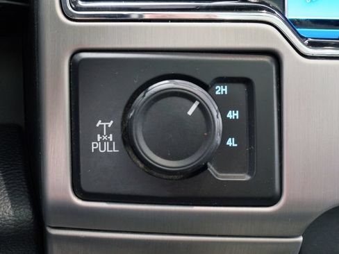 Used 2022 Ford F350 Platinum w/ Tremor Off-Road Package AWD/4WD image 31
