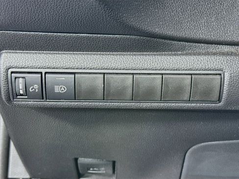 Certified 2025 Toyota Corolla LE FWD image 10