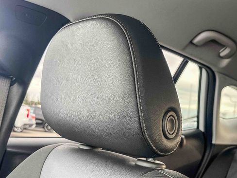 Certified 2025 Chevrolet Trax LT w/ LT Convenience Package image 50