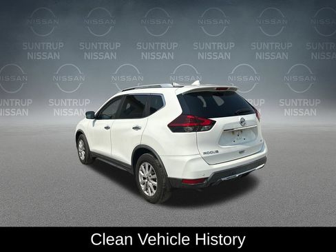 Used 2020 Nissan Rogue SV FWD image 3