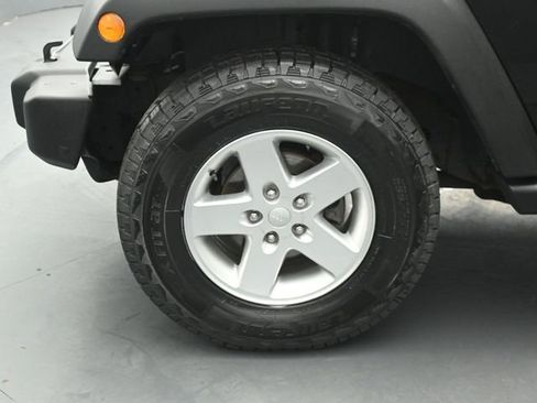 Used 2015 Jeep Wrangler Unlimited Sport w/ Quick Order Package 24S AWD/4WD image 32