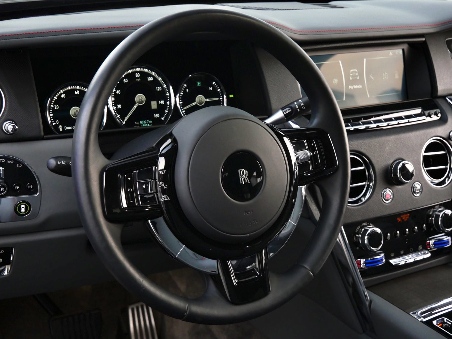 Certified 2023 Rolls-Royce Cullinan AWD/4WD image 17