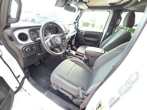 Used 2024 Jeep Wrangler Unlimited Sport AWD/4WD image 13