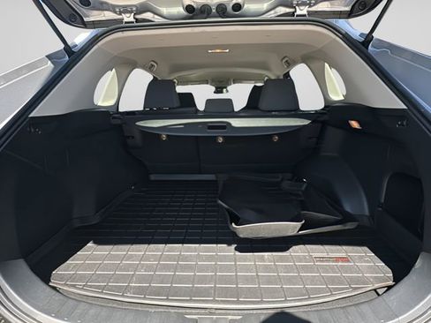 Used 2019 Toyota RAV4 LE w/ Carpet Mat Package image 15