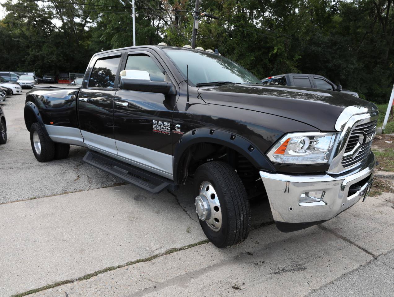Used 2016 RAM 3500 Laramie w/ Cold Weather Group AWD/4WD image 4