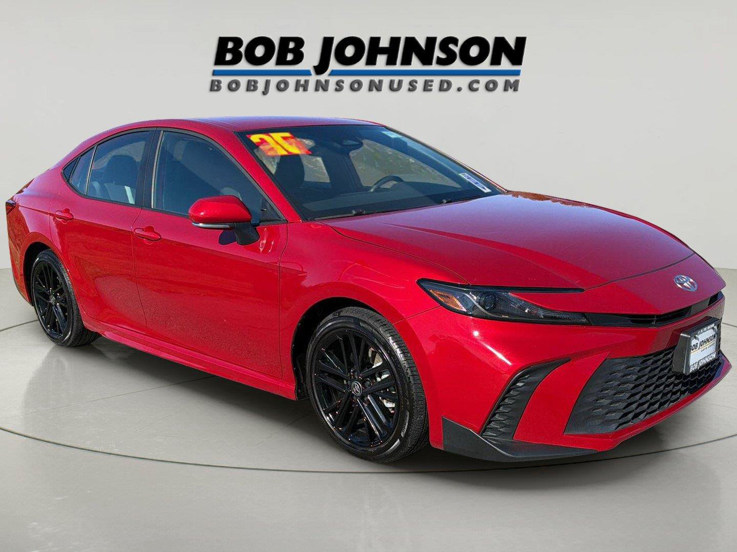 Used 2025 Toyota Camry SE FWD image 1