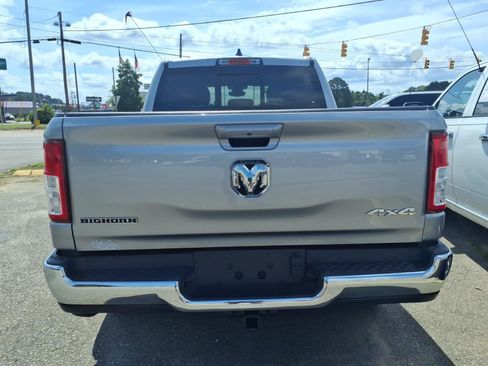 Used 2022 RAM 1500 Big Horn AWD/4WD image 3