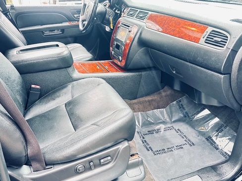 Used 2013 Chevrolet Tahoe LTZ AWD/4WD image 7