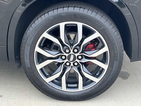 Certified 2025 Cadillac XT6 Sport w/ LPO, Floor Liner Package AWD/4WD image 11