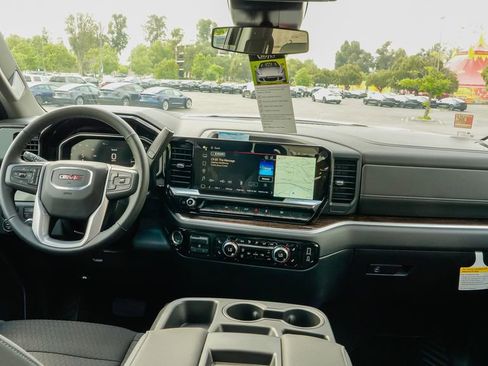 New 2026 GMC Sierra 1500 SLE image 13