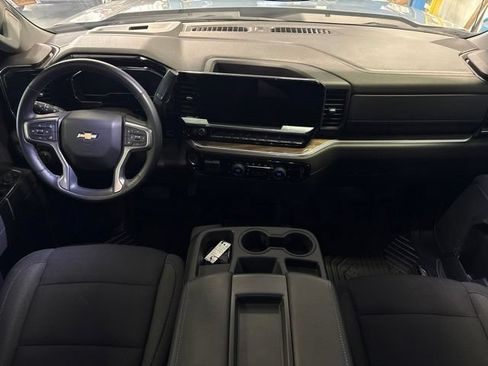 Used 2025 Chevrolet Silverado 1500 LT AWD/4WD image 13