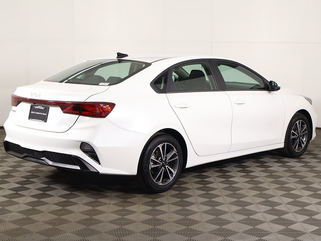 Used 2024 Kia Forte LXS w/ LXS Technology Package FWD image 8