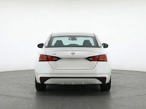 Used 2025 Nissan Altima 2.5 SV image 7
