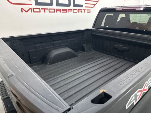 Used 2020 Chevrolet Silverado 1500 Custom w/ Custom Value Package AWD/4WD image 11