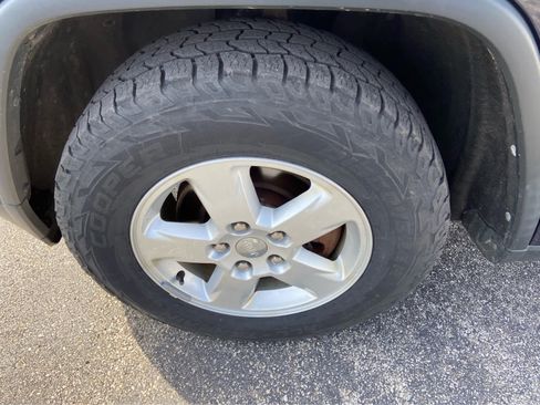 Used 2013 Jeep Grand Cherokee Laredo w/ Laredo E Group image 10