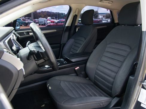 Used 2019 Ford Fusion SE FWD image 15