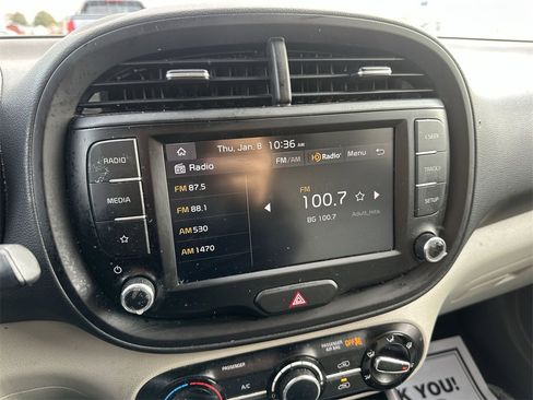 Used 2024 Kia Soul LX image 16