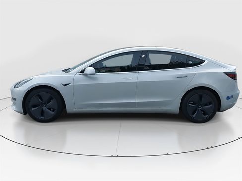 Used 2020 Tesla Model 3 Standard Range Plus image 8