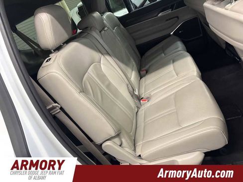 Used 2024 Jeep Wagoneer L Series II w/ Flexible Seating Group image 37
