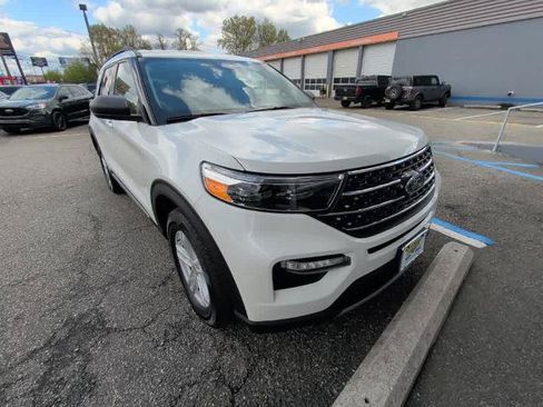 Certified 2023 Ford Explorer XLT w/ Equipment Group 202A AWD/4WD image 1