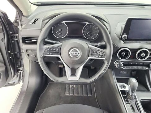Used 2023 Nissan Sentra SV FWD image 14