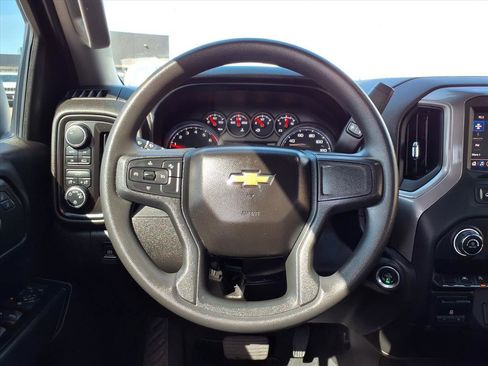 Used 2023 Chevrolet Silverado 1500 Custom image 12