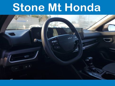 Used 2025 Kia K4 LXS image 16