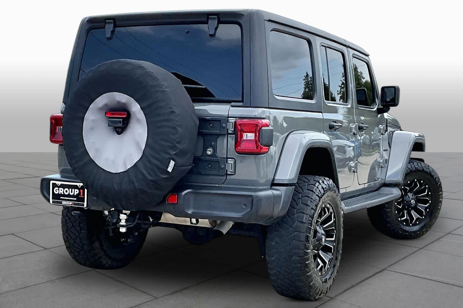 Used 2020 Jeep Wrangler Unlimited Sahara AWD/4WD image 13