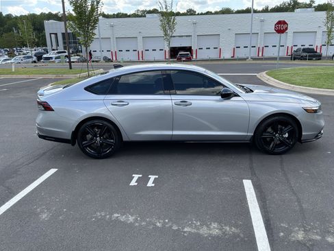 Used 2024 Honda Accord Sport image 13