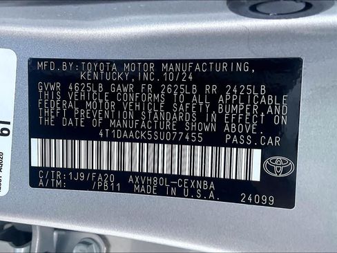 Used 2025 Toyota Camry LE FWD image 32