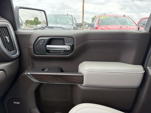 Used 2021 GMC Sierra 1500 SLT AWD/4WD image 25