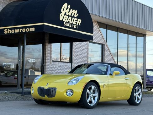 Used 2008 Pontiac Solstice Convertible w/ Preferred Package image 1