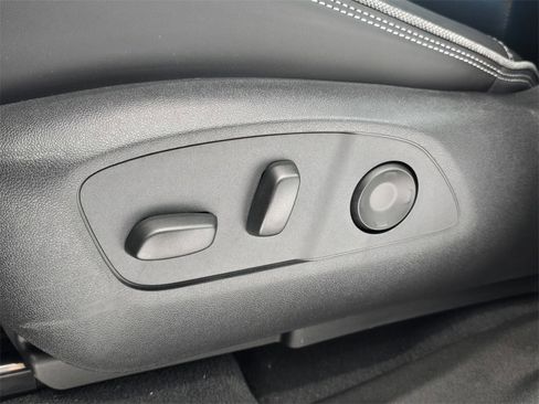 New 2025 GMC Sierra EV Denali image 13