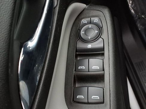 Used 2022 Chevrolet Equinox LS w/ LS Convenience Package image 16