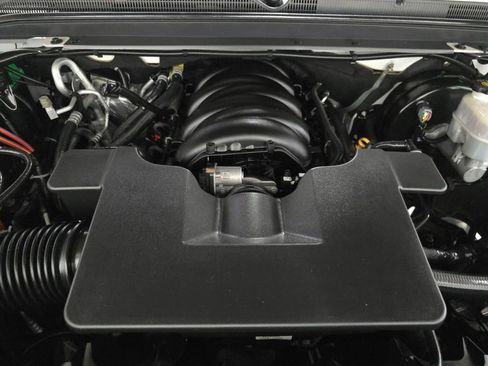 Used 2019 Chevrolet Suburban LT image 7