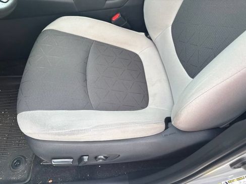 Used 2024 Toyota RAV4 XLE FWD image 13