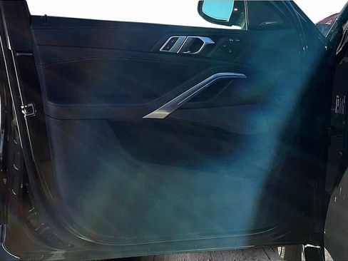 Used 2025 BMW X6 xDrive40i w/ Climate Comfort Package image 19