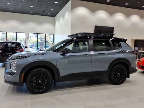 New 2026 Mitsubishi Outlander Trail Edition image 4