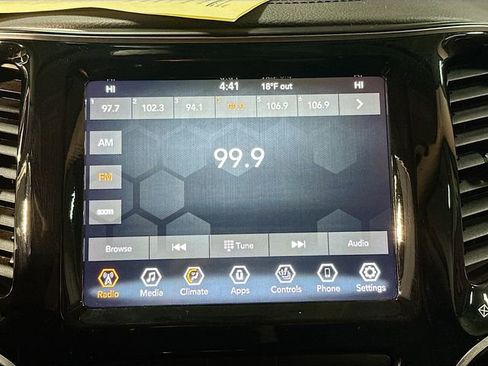 Used 2020 Jeep Cherokee Limited image 15