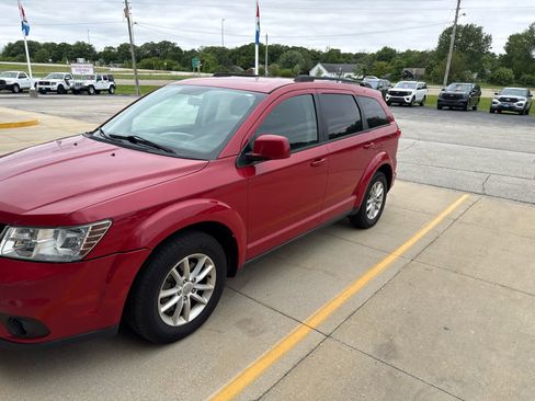 Used 2015 Dodge Journey SXT w/ Flexible Seating Group FWD image 1