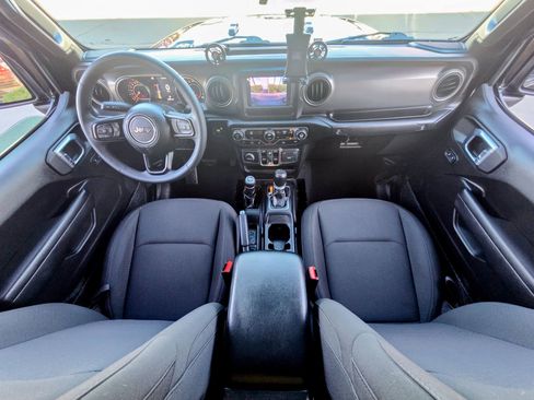 Used 2023 Jeep Gladiator Willys image 19